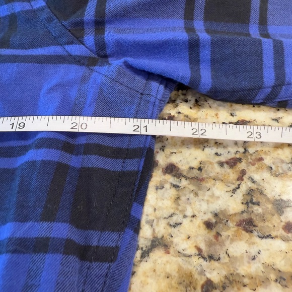 Tommy Hilfiger Blue & Black plaid flannel long sleeve button up SZ M - Picture 9 of 13